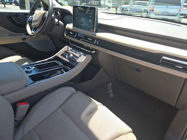 Used 2023 Lincoln Aviator Reserve w/ Equipment Group 201A AWD/4WD image 26