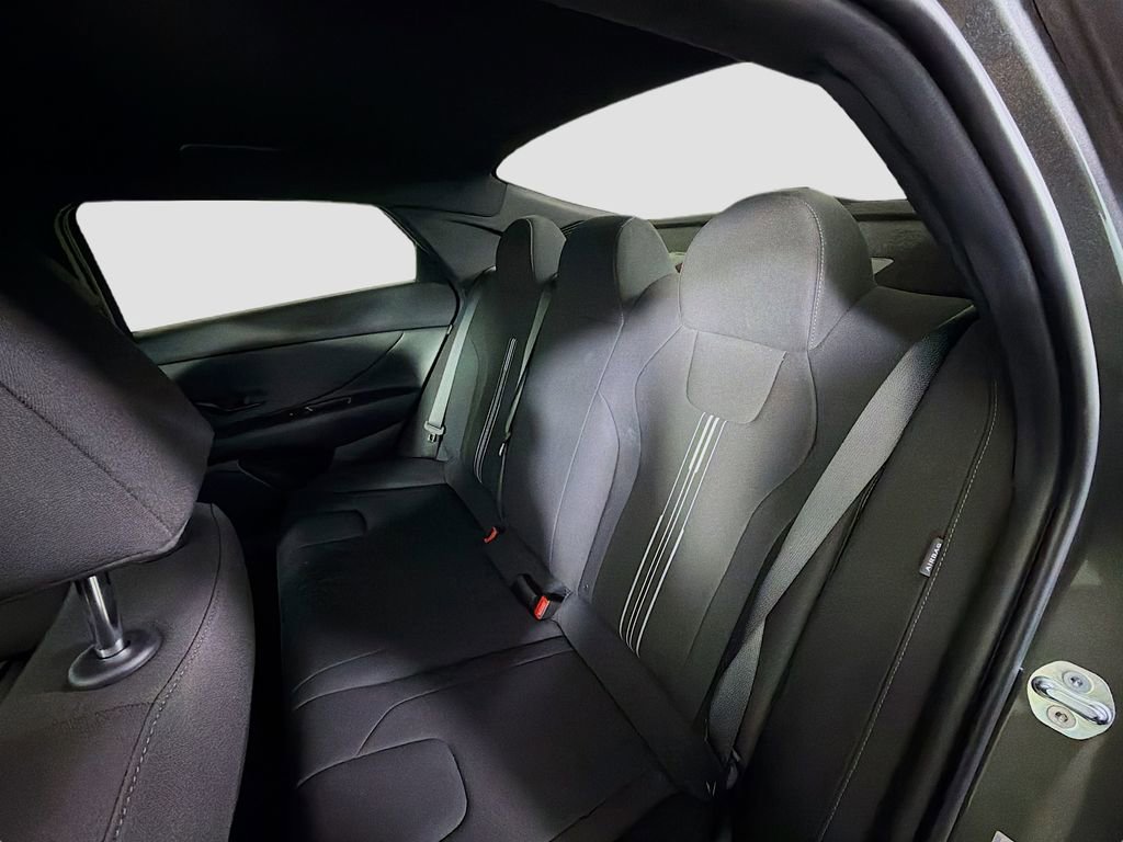 Used 2025 Hyundai Elantra Sport image 22