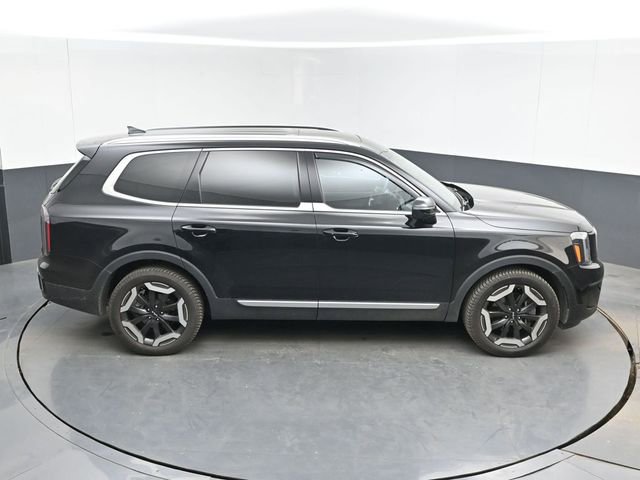Used 2024 Kia Telluride EX w/ EX Captain's Chair Package AWD/4WD image 25