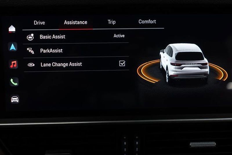 Used 2023 Porsche Cayenne Platinum Edition image 27