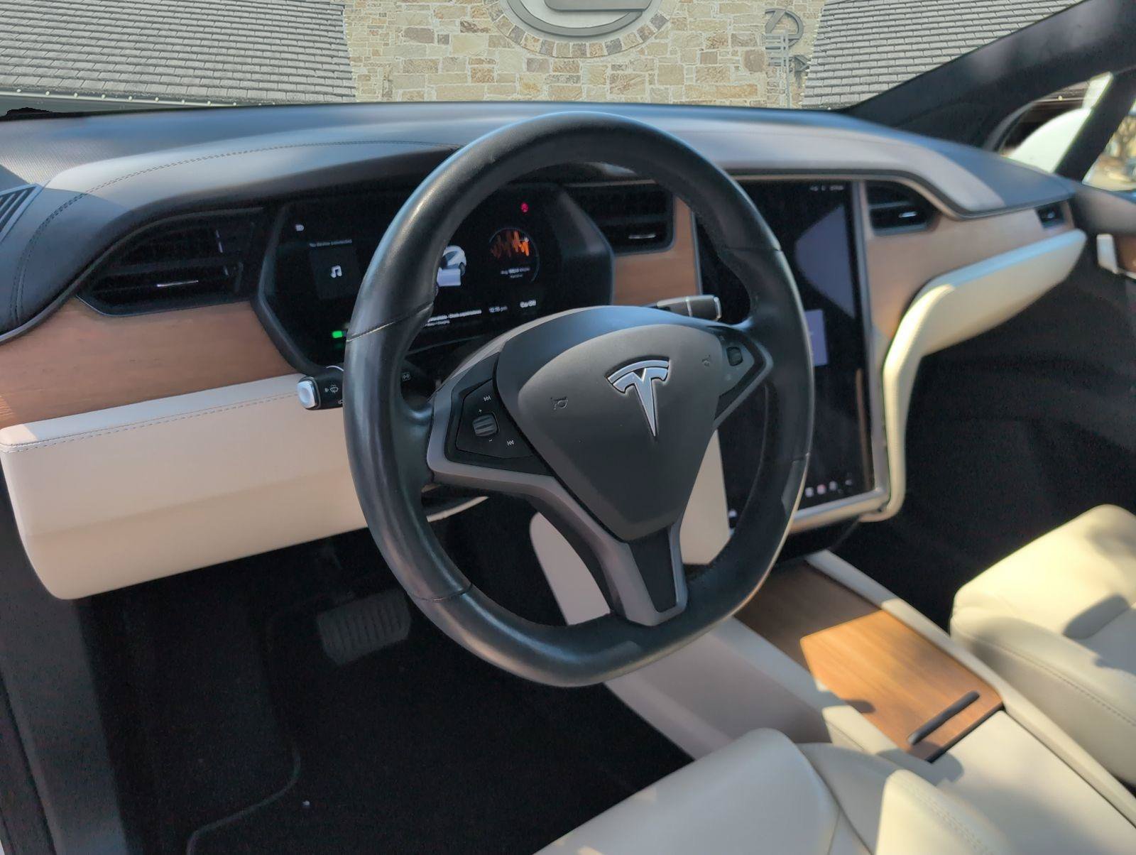 Used 2020 Tesla Model X Long Range AWD/4WD image 7