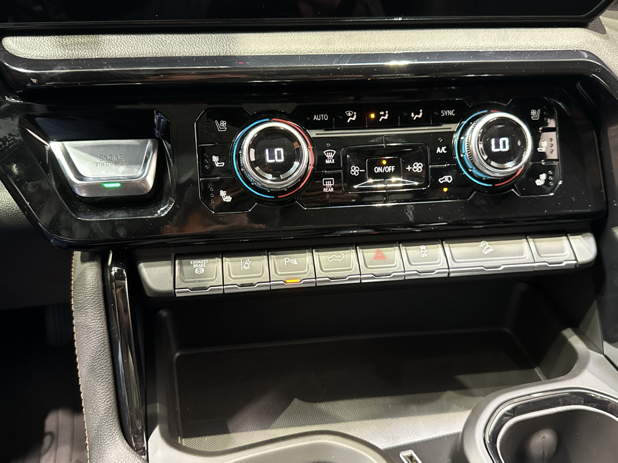 New 2026 GMC Sierra 2500 AT4 w/ AT4 Premium Plus Package AWD/4WD image 35