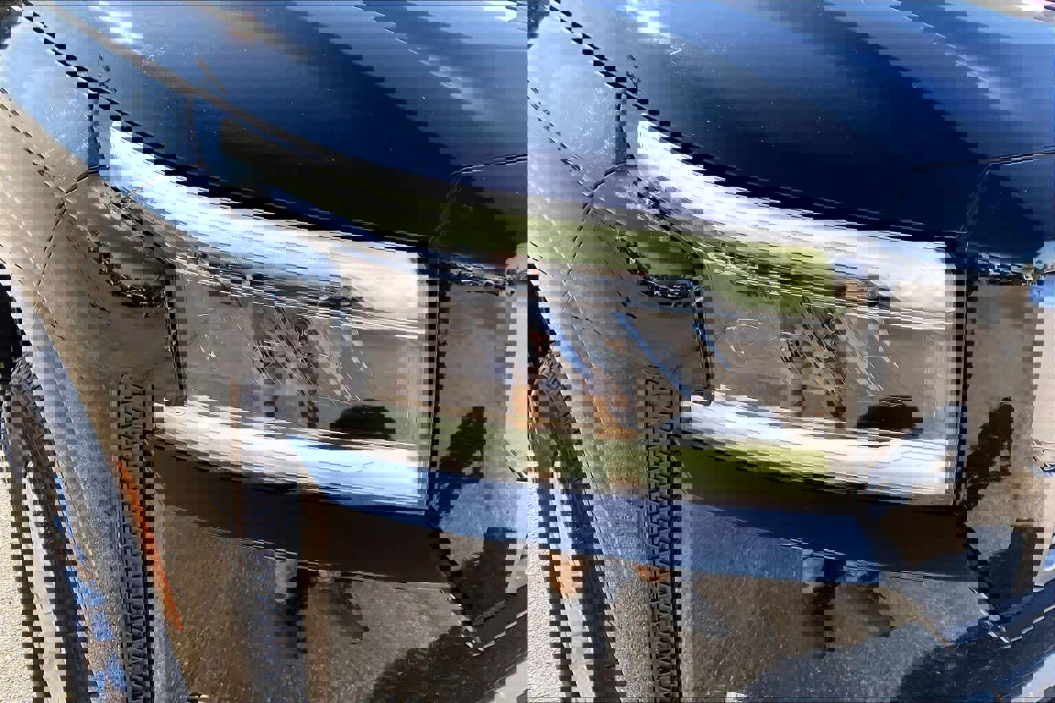 Used 2022 Nissan Frontier SV w/ SV Premium Package image 27