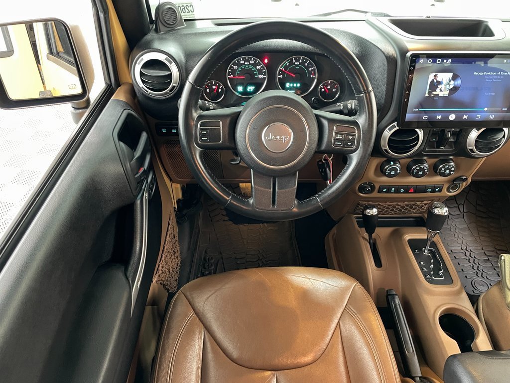 Used 2014 Jeep Wrangler Unlimited Rubicon image 14