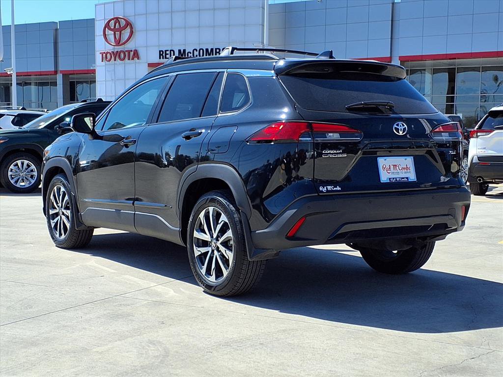 Certified 2025 Toyota Corolla Cross XLE image 7