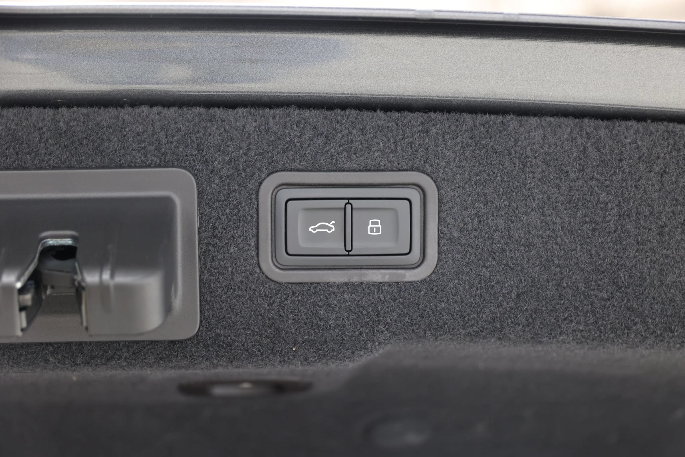 Used 2023 Audi S8 w/ S8 Comfort Plus Package AWD/4WD image 59
