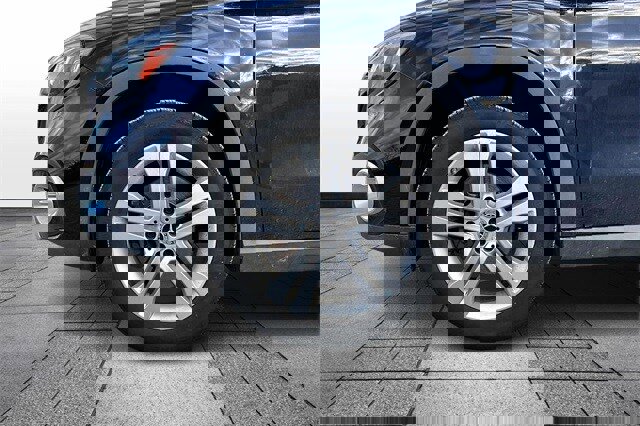 Certified 2019 Mercedes-Benz GLA 250 4MATIC image 4