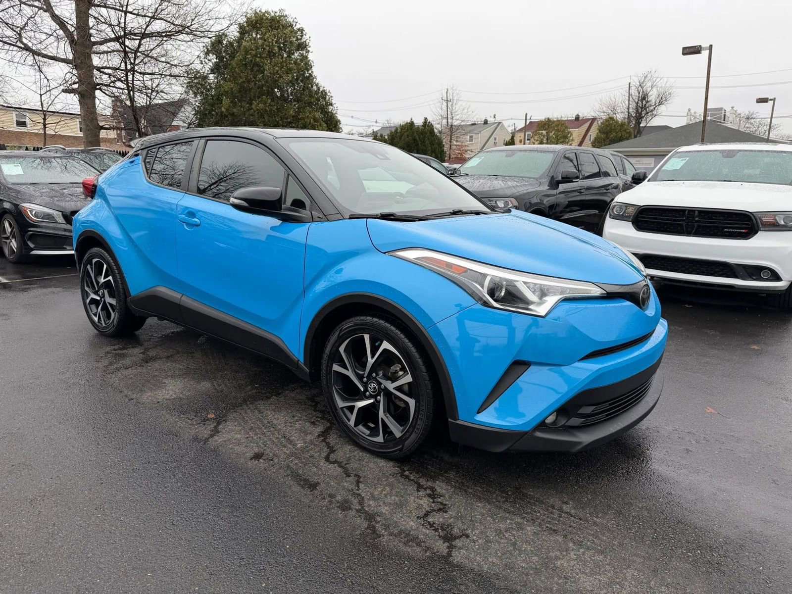Used 2019 Toyota C-HR XLE image 11