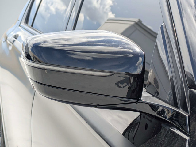 Used 2022 BMW 740i w/ M Sport Package RWD image 11