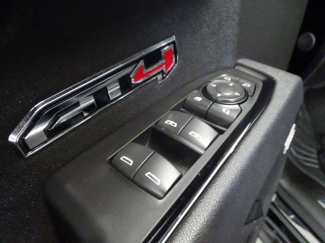 Used 2025 GMC Sierra 1500 AT4 w/ Technology Package image 9