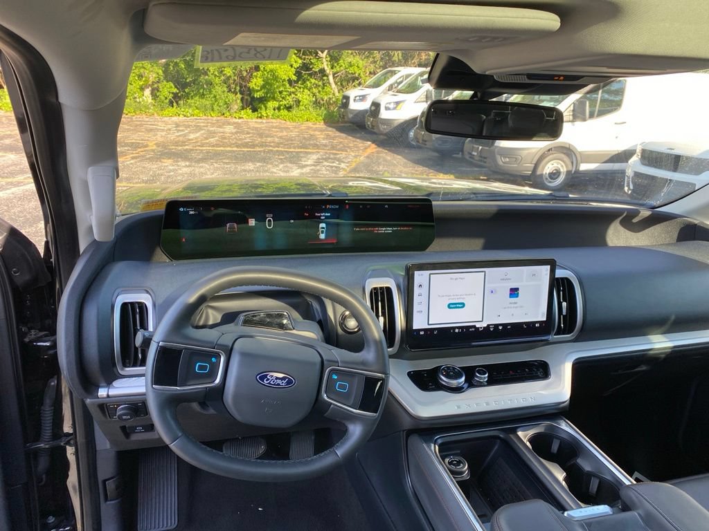 Used 2025 Ford Expedition Max Active AWD/4WD image 11