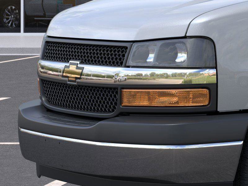 New 2026 Chevrolet Express 3500 LT RWD image 13