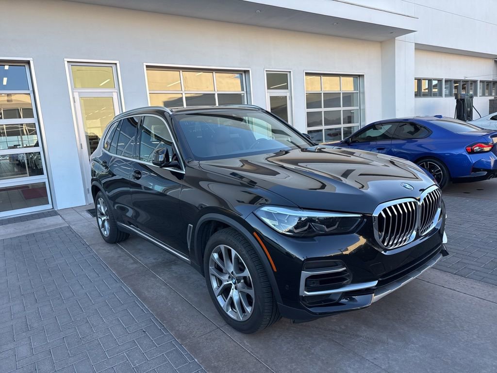 Certified 2023 BMW X5 sDrive40i w/ Premium Package image 3