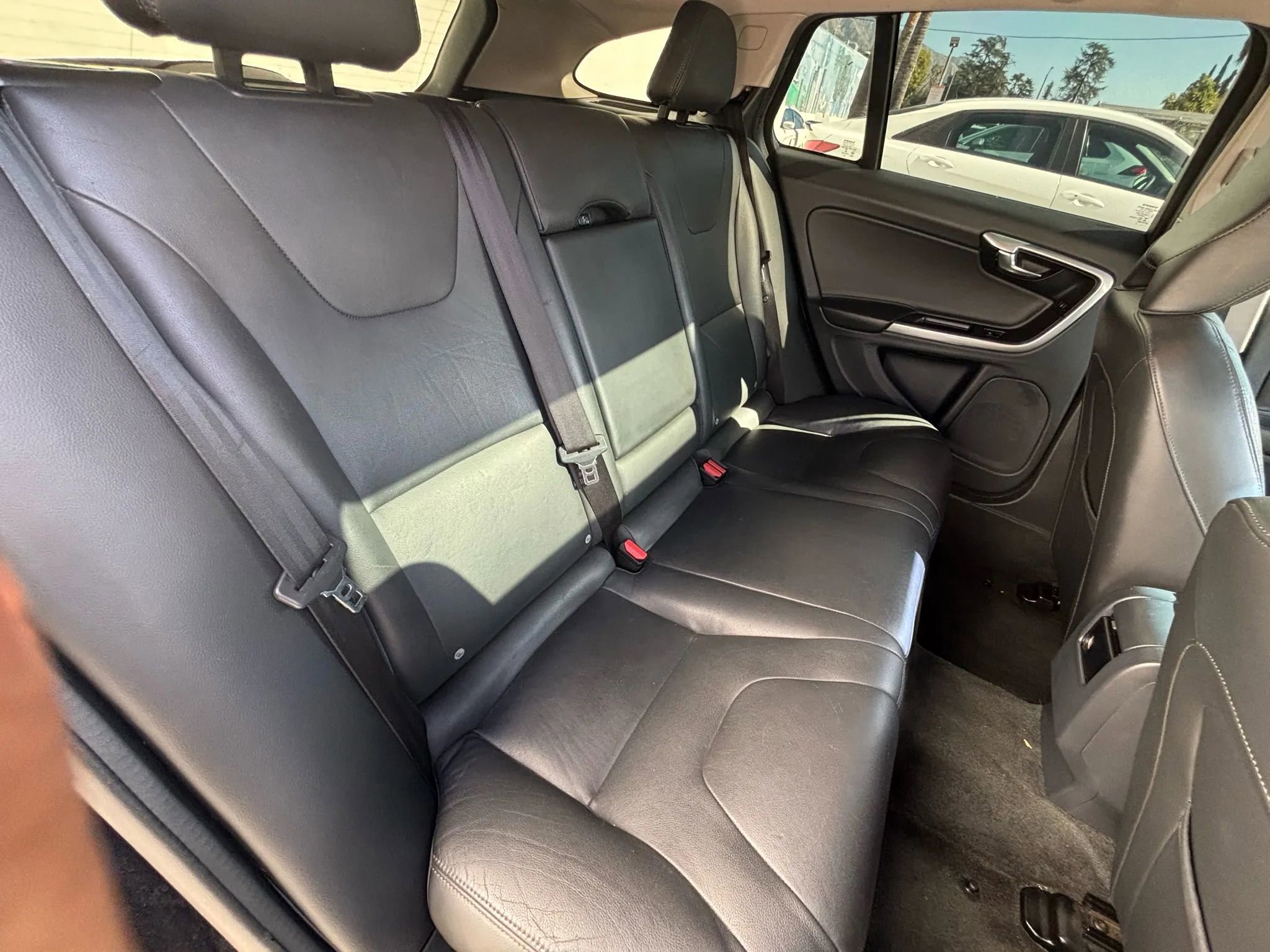 Used 2017 Volvo V60 T5 Premier w/ Convenience Package image 46