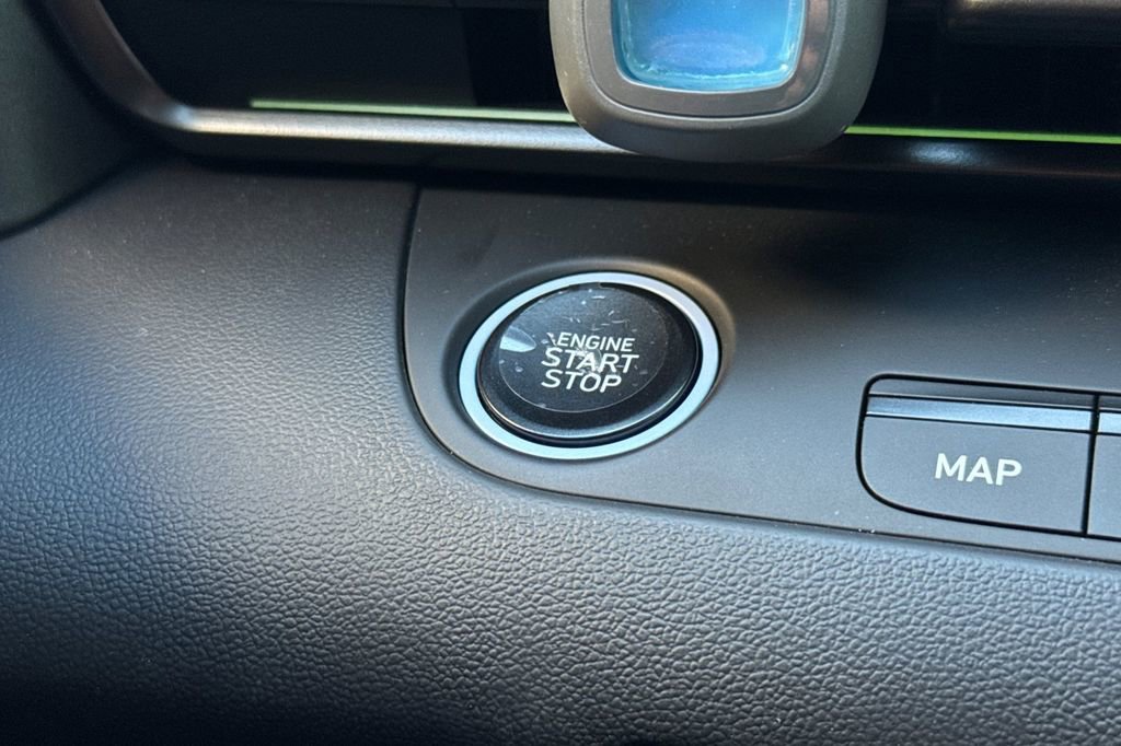 Used 2025 Hyundai Elantra N image 21