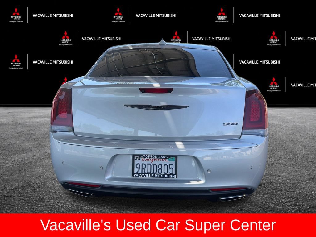 Used 2022 Chrysler 300 Touring L w/ Comfort Group RWD image 4
