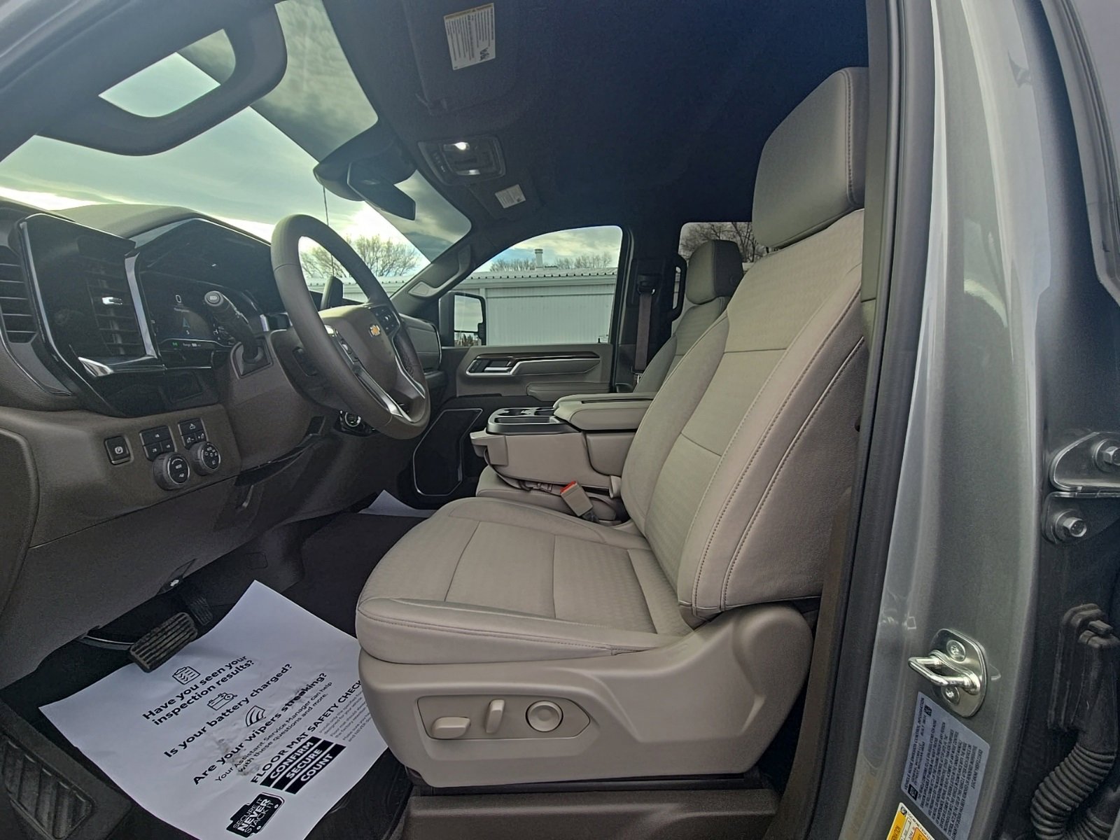 Used 2025 Chevrolet Silverado 2500 LT image 15