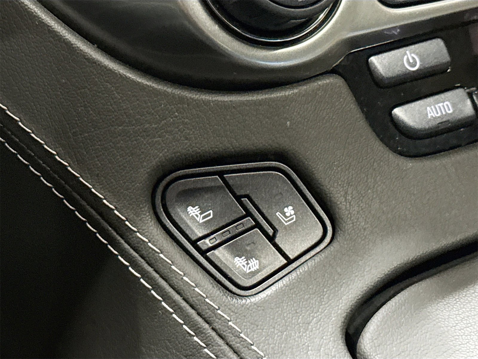 Used 2019 Chevrolet Tahoe Premier image 21