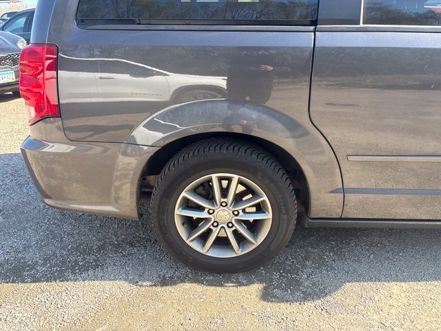 Used 2015 Dodge Grand Caravan SE FWD image 11