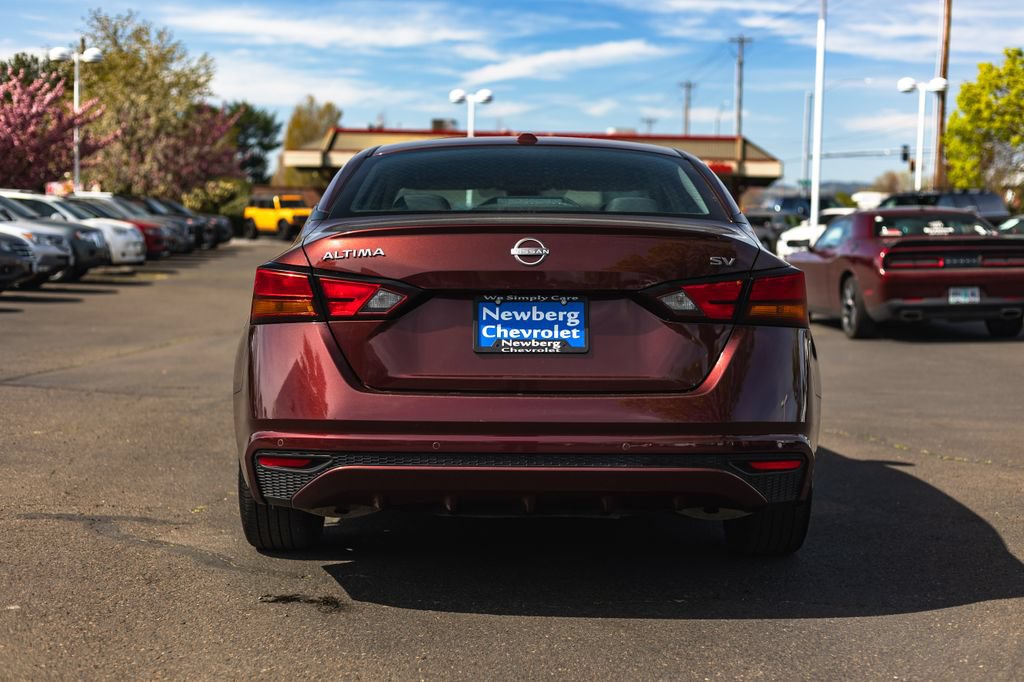 Used 2024 Nissan Altima 2.5 SV FWD image 10
