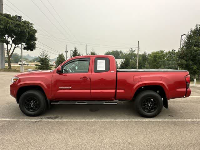 Used 2022 Toyota Tacoma SR5 AWD/4WD image 2