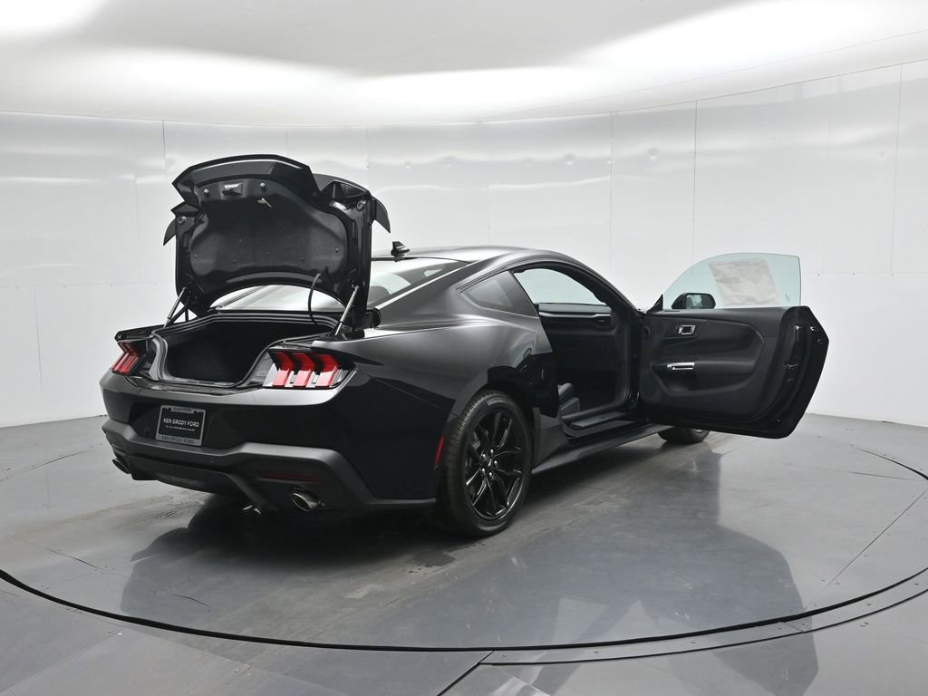 New 2026 Ford Mustang Coupe image 5