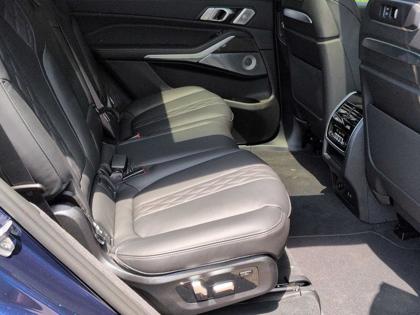 New 2027 BMW X7 M60i AWD/4WD image 22