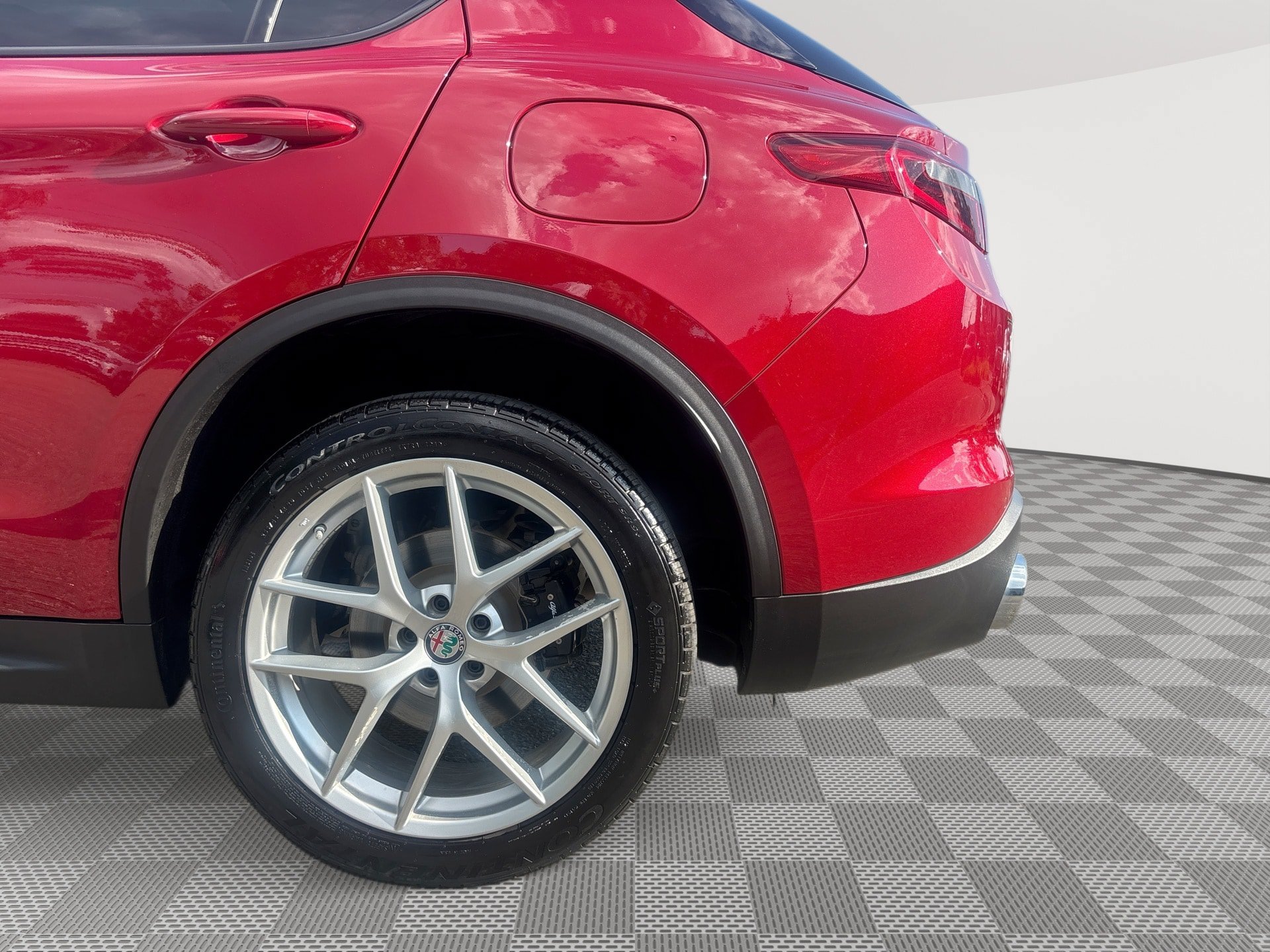 Used 2018 Alfa Romeo Stelvio Ti Sport AWD/4WD image 29