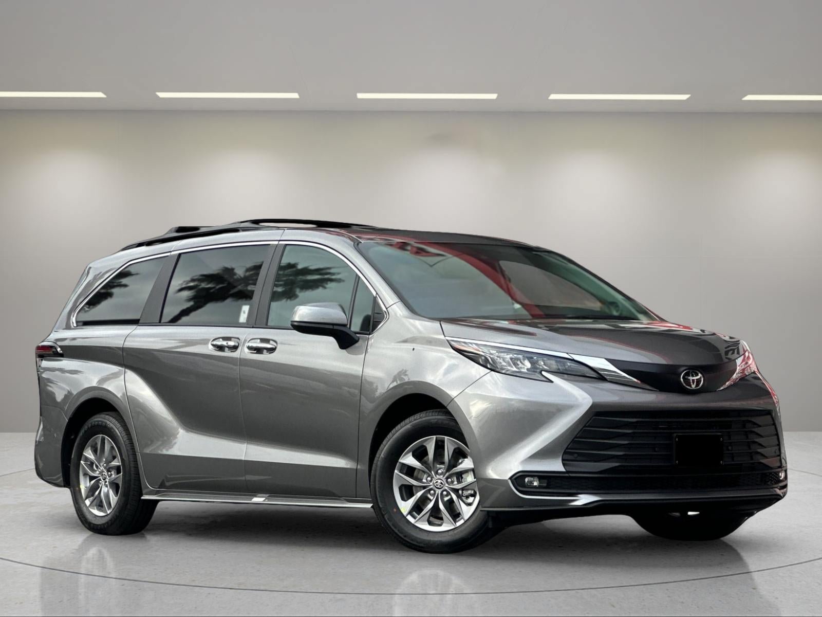 New 2026 Toyota Sienna XLE FWD image 8