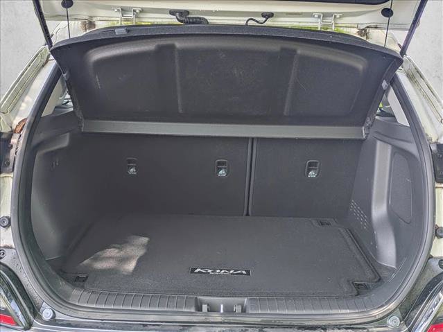 Used 2022 Hyundai Kona Limited w/ Cargo Package FWD image 6