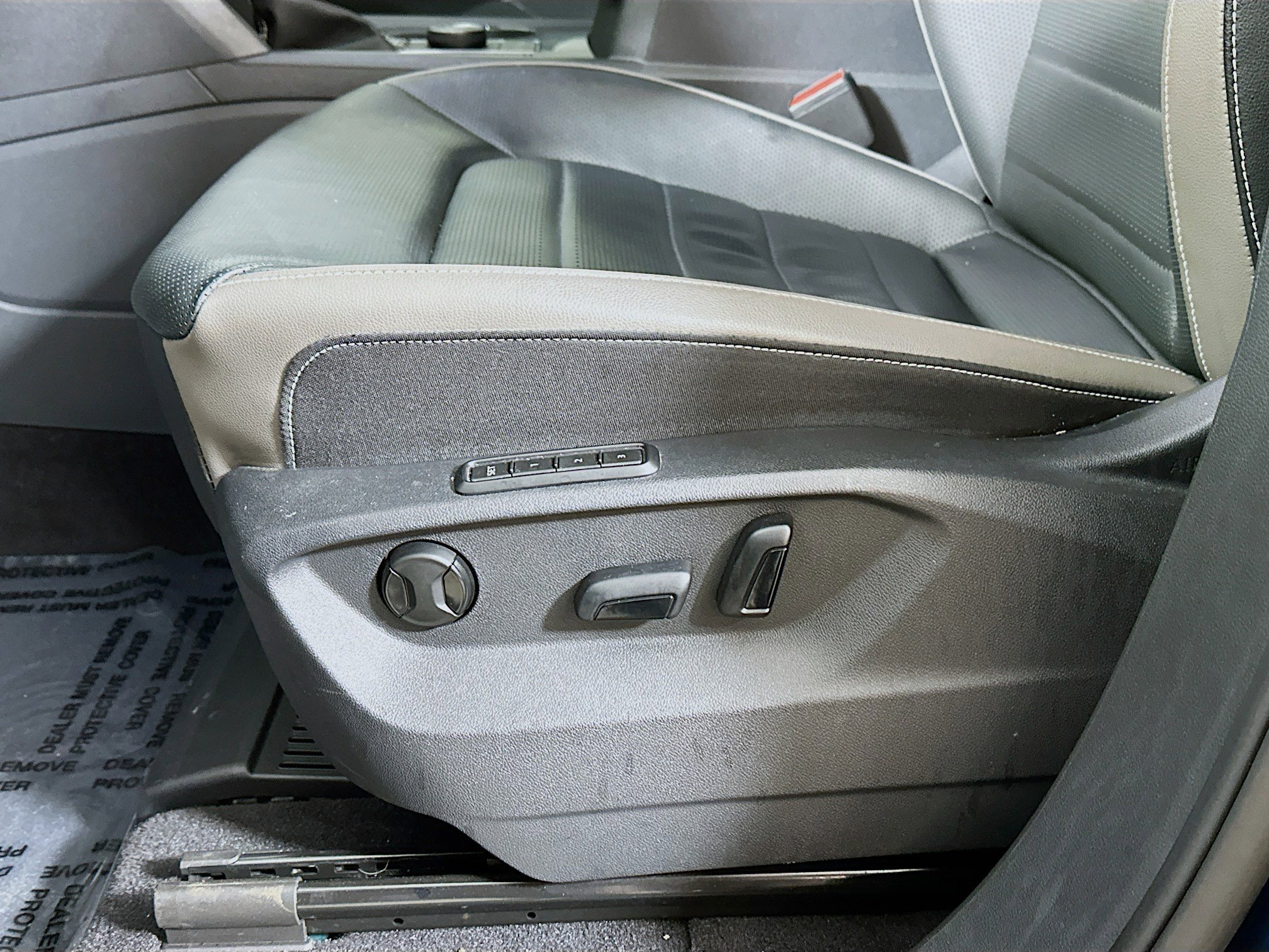 Used 2023 Volkswagen Atlas SEL Premium image 20