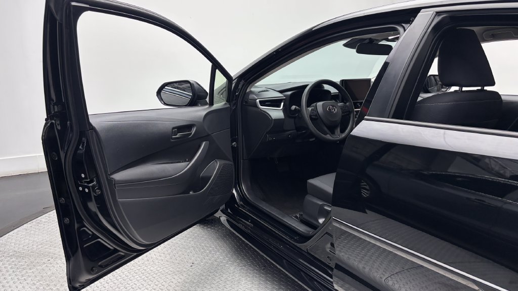 Used 2026 Toyota Corolla LE AWD/4WD image 16