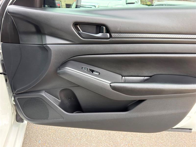 Used 2025 Nissan Altima 2.5 S FWD image 23