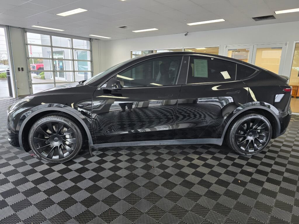 Used 2021 Tesla Model Y Long Range image 7