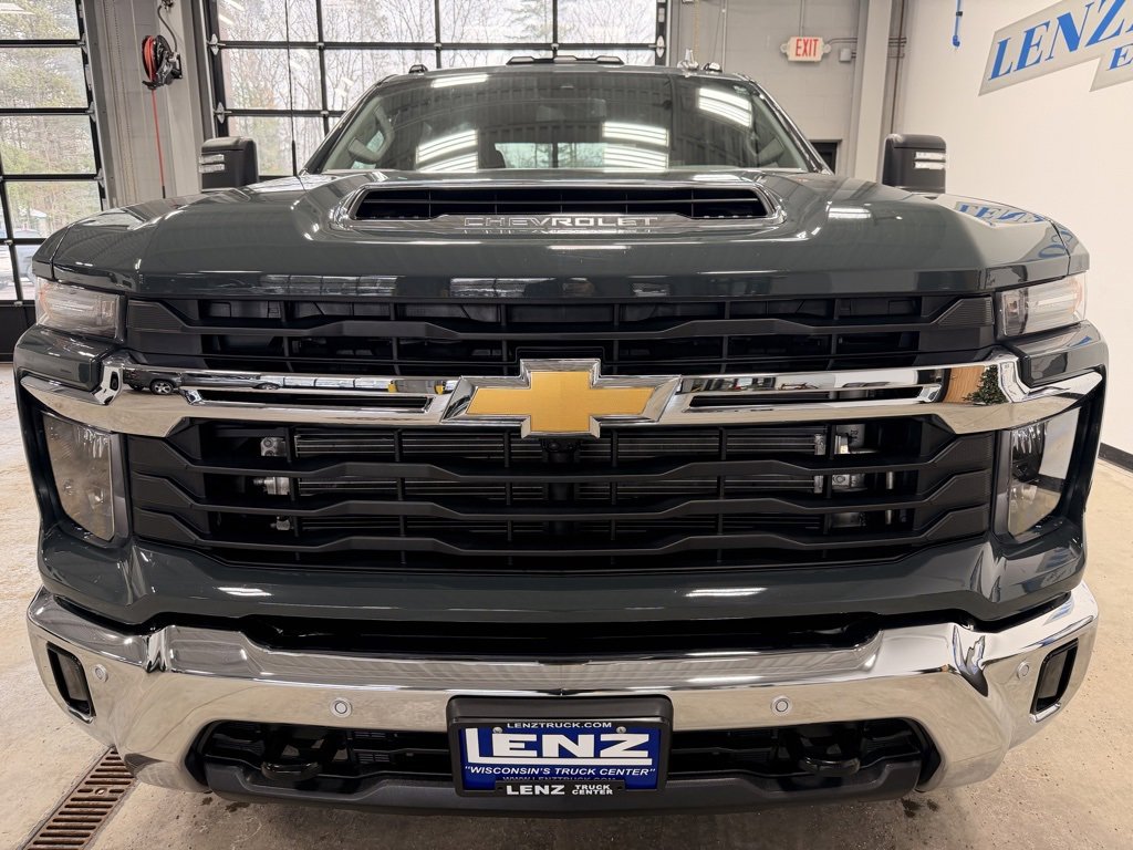 Used 2025 Chevrolet Silverado 2500 LT video 3