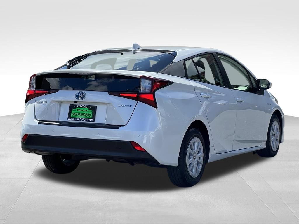 Certified 2022 Toyota Prius LE FWD image 5