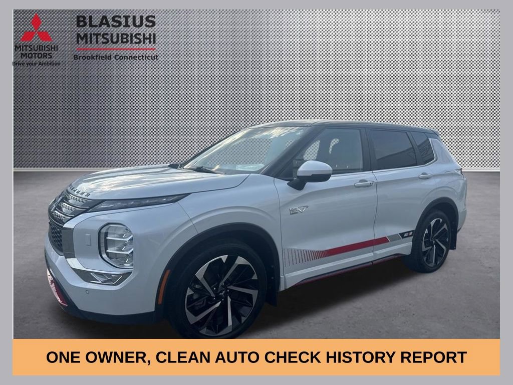 Used 2023 Mitsubishi Outlander 4WD Plug-In Hybrid image 1