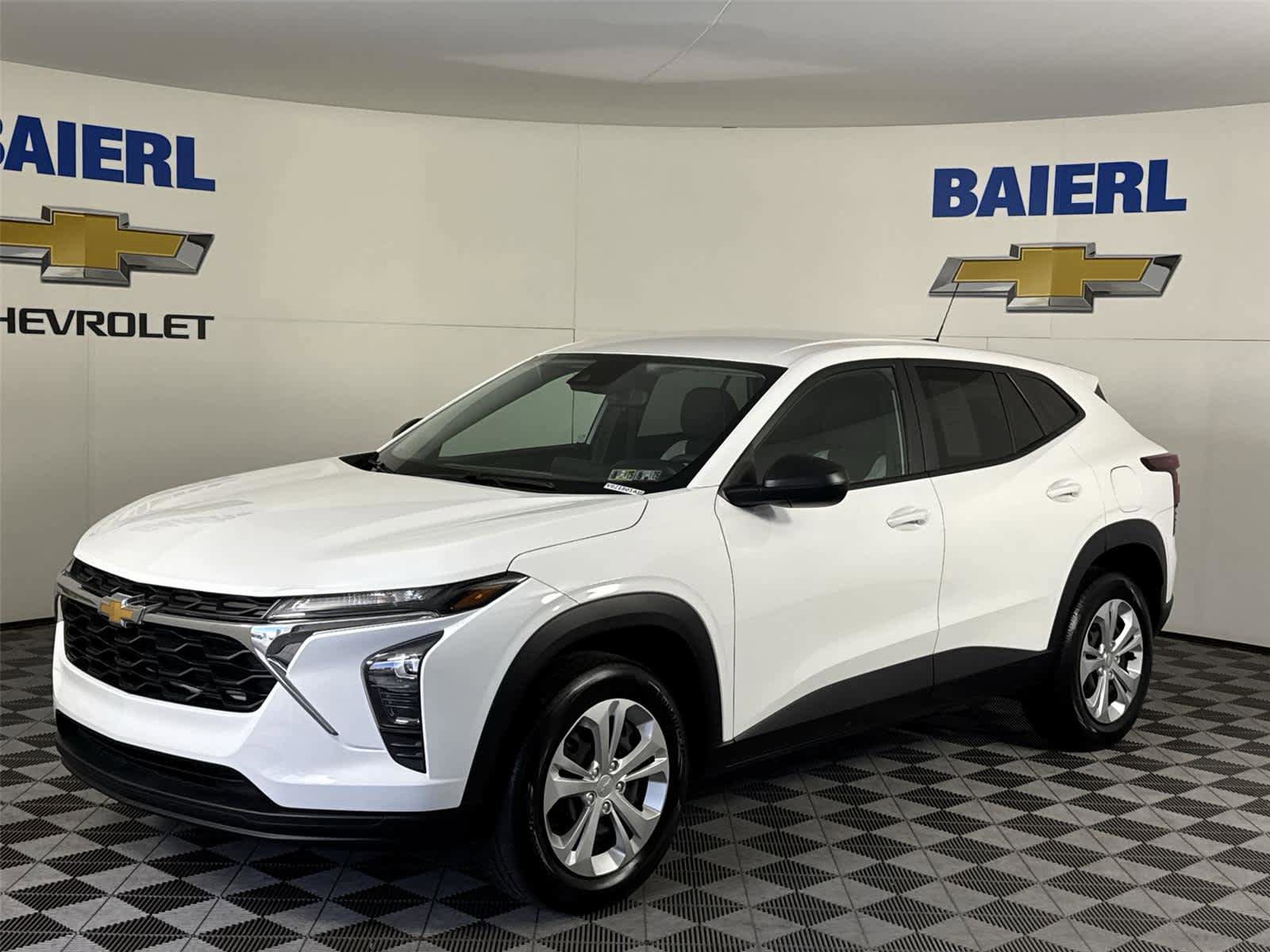 Used 2024 Chevrolet Trax LS image 1
