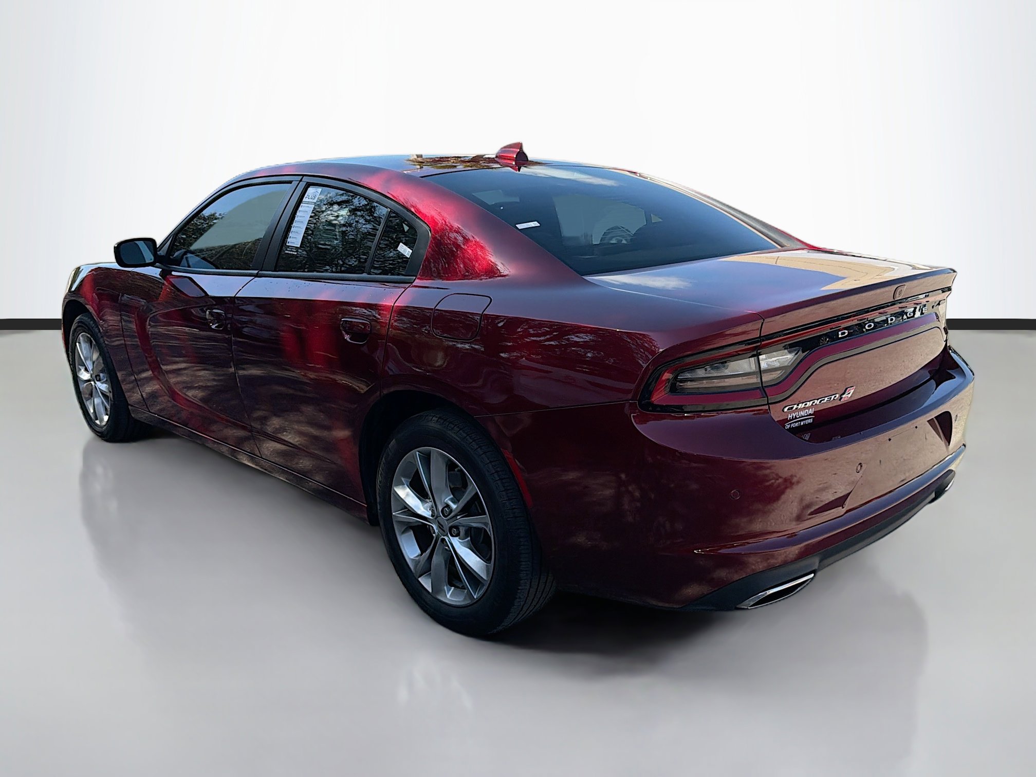 Used 2022 Dodge Charger SXT w/ Driver Convenience Group image 5