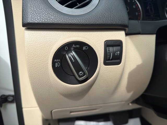 Used 2016 Volkswagen Tiguan SEL FWD image 17