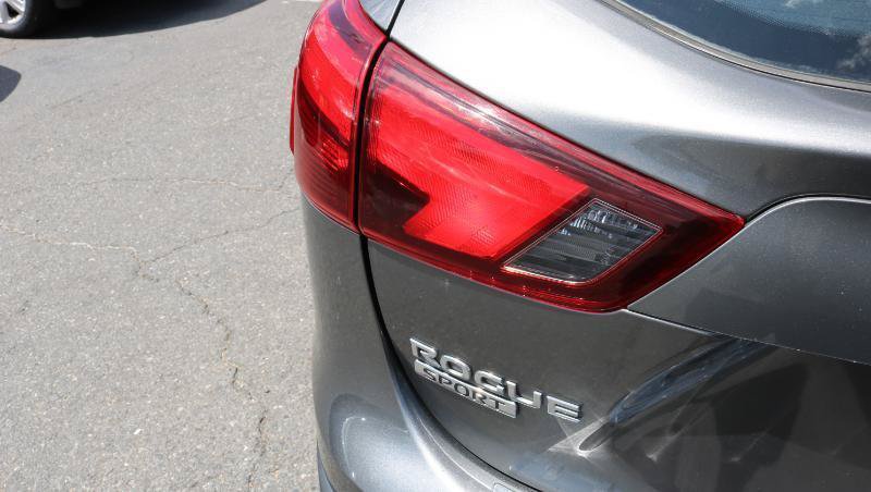 Used 2018 Nissan Rogue Sport SL w/ SL Premium Package AWD/4WD image 8
