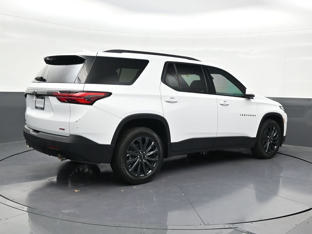 Used 2023 Chevrolet Traverse RS FWD image 5