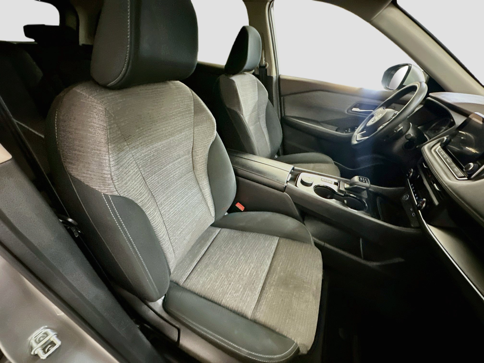 Used 2023 Nissan Rogue SV AWD/4WD image 31
