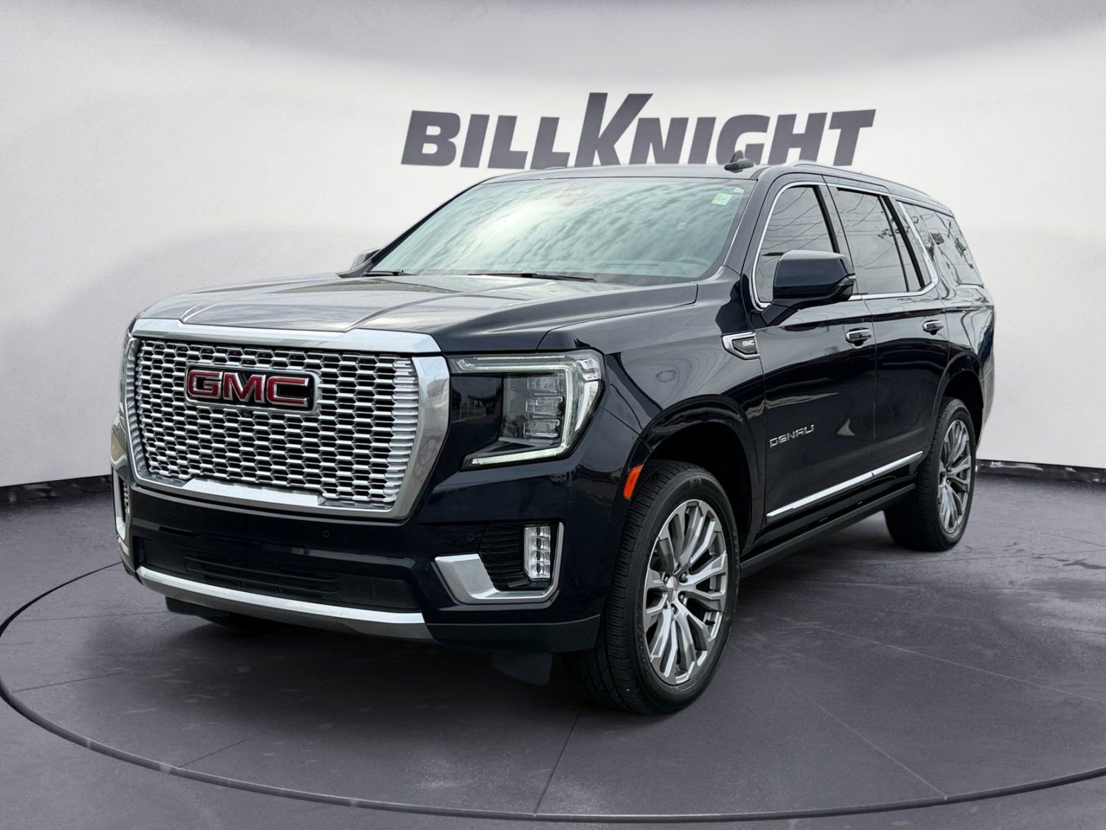 Used 2021 GMC Yukon Denali w/ Denali Premium Package image 1