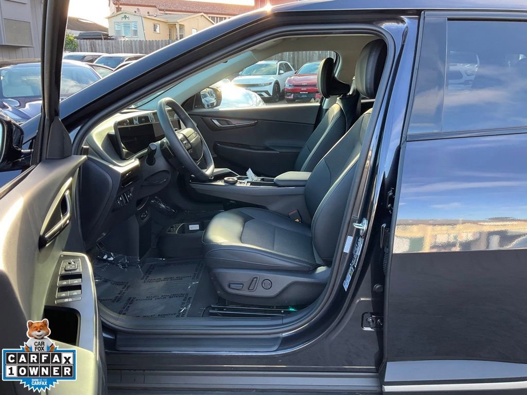 Used 2025 Kia EV6 Light w/ Light LR Technology Package image 13