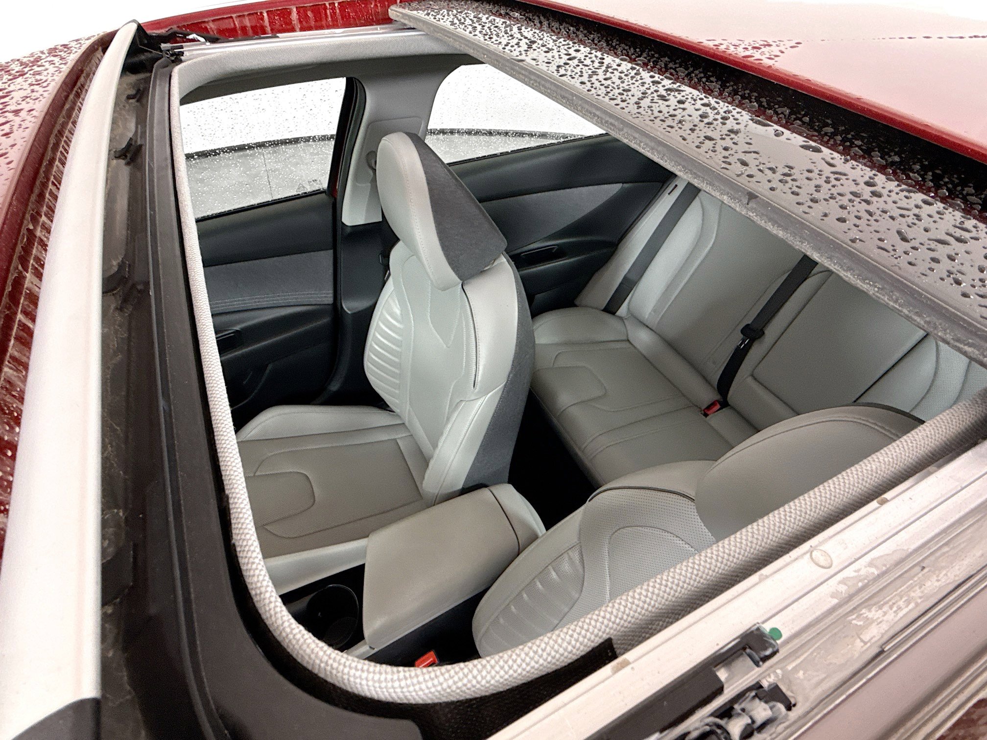 Used 2024 Hyundai Elantra Limited FWD image 14