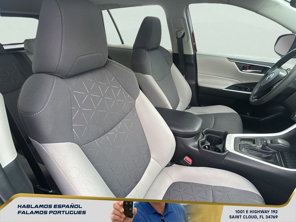 Used 2021 Toyota RAV4 XLE w/ Convenience Package image 31