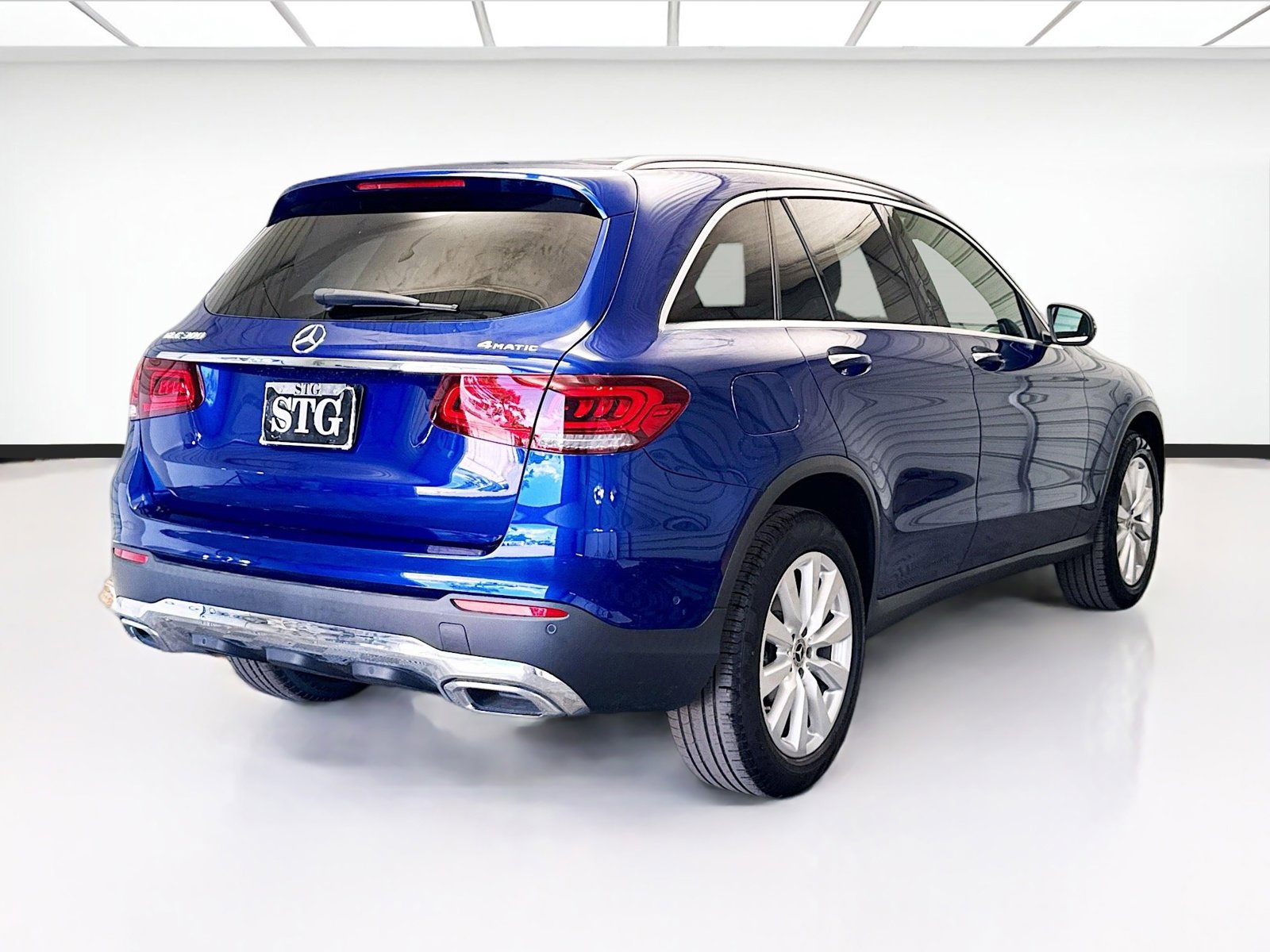 Used 2021 Mercedes-Benz GLC 300 4MATIC image 4