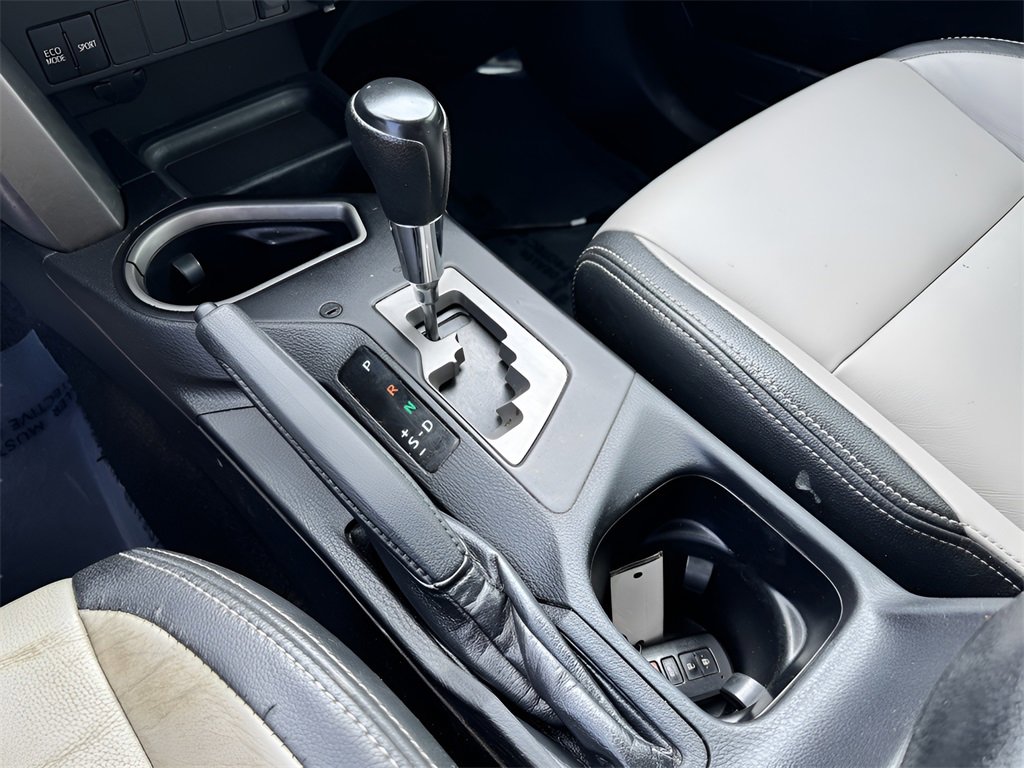 Used 2018 Toyota RAV4 XLE image 32