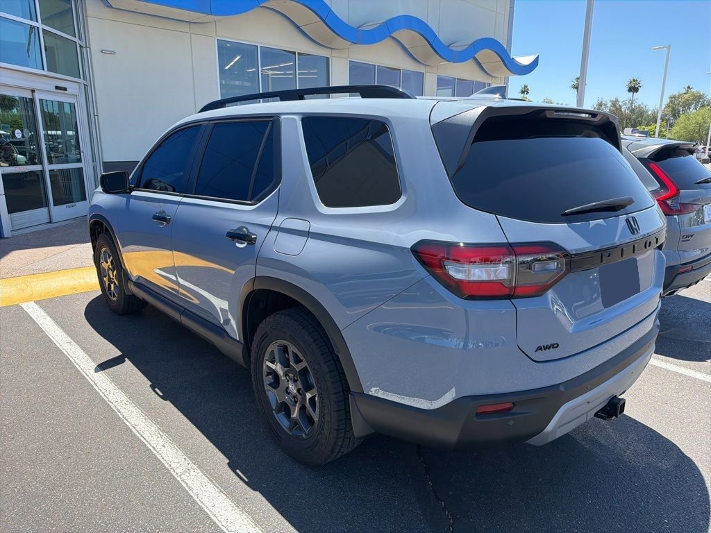 Certified 2025 Honda Pilot TrailSport image 11